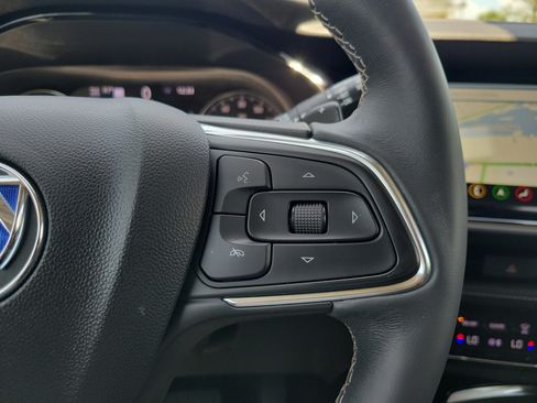 Certified 2023 Buick Envision Avenir AWD/4WD image 31