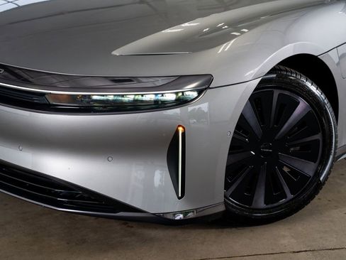 Used 2024 Lucid Air Pure RWD image 3