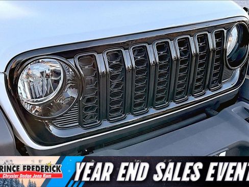 Used 2025 Jeep Wrangler Sport S image 25