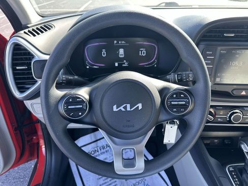 Used 2025 Kia Soul LX FWD image 20