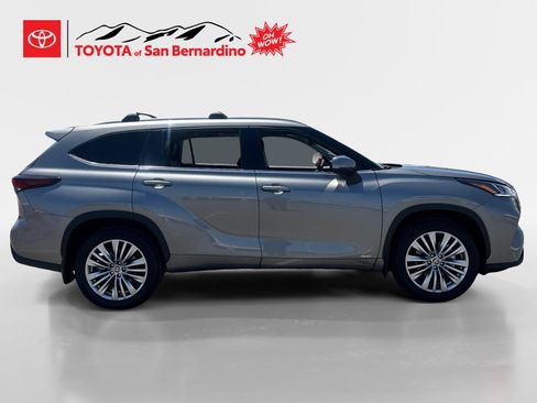Certified 2026 Toyota Highlander Platinum AWD/4WD image 6