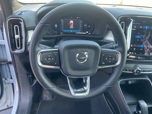 Used 2024 Volvo XC40 B5 Core AWD/4WD image 14