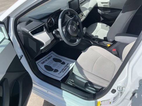 Used 2022 Toyota Corolla LE FWD image 10