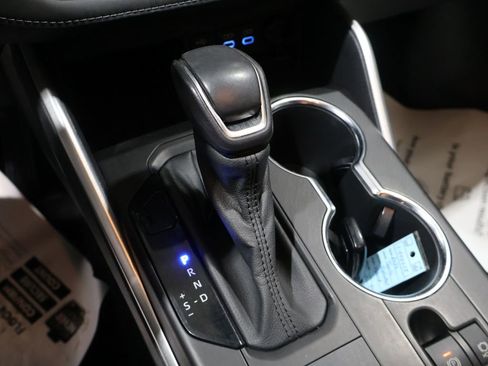 Used 2022 Toyota Highlander LE image 31