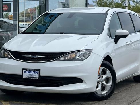 Used 2017 Chrysler Pacifica LX w/ Tire & Wheel Group FWD image 31
