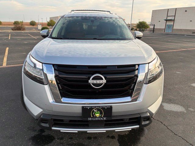 Certified 2024 Nissan Pathfinder Platinum FWD image 9