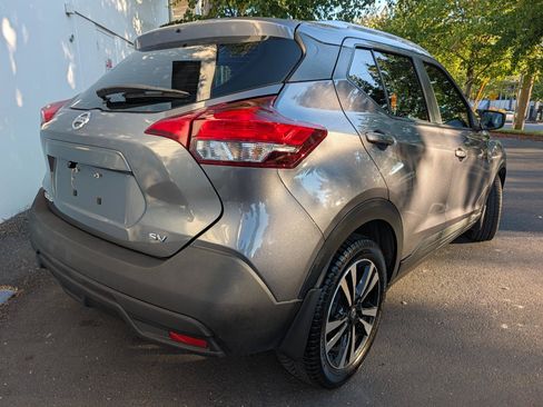 Used 2018 Nissan Kicks SV FWD image 6