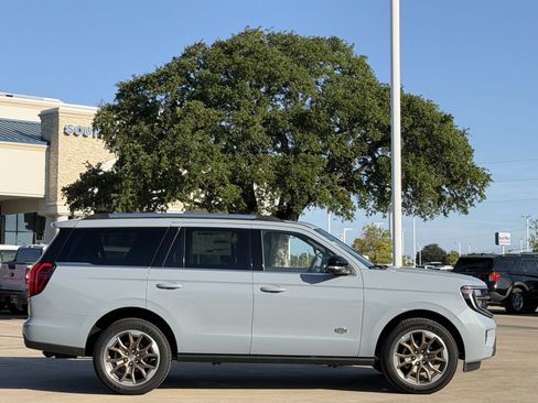 New 2026 Ford Expedition King Ranch AWD/4WD image 3