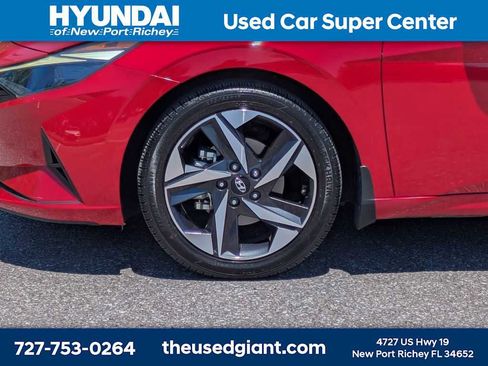 Used 2023 Hyundai Elantra SEL w/ Convenience Package FWD image 10