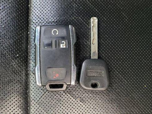 Used 2017 GMC Sierra 1500 SLT w/ SLT Premium Package image 32