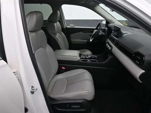 Certified 2024 Honda Pilot Touring image 29