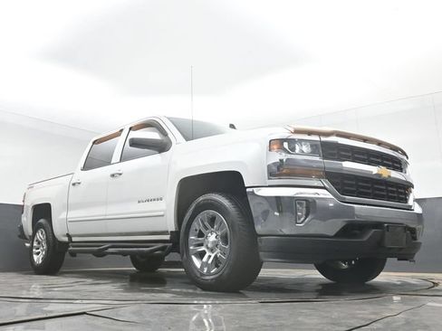 Used 2018 Chevrolet Silverado 1500 LT w/ All Star Edition AWD/4WD image 37