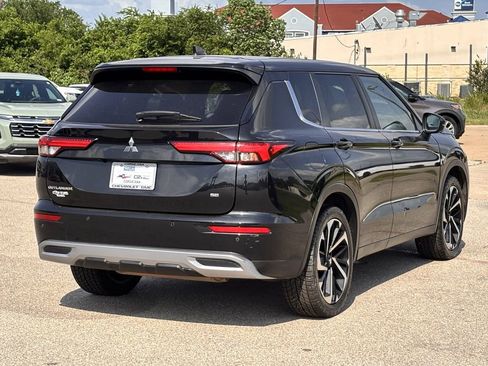 Used 2023 Mitsubishi Outlander SE FWD image 4