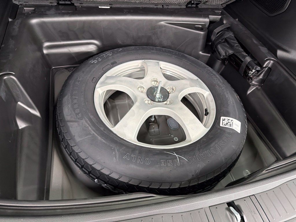 New 2027 Jeep Grand Cherokee Limited RWD image 7