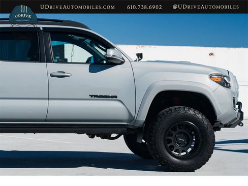Used 2018 Toyota Tacoma TRD Sport w/ Technology Package image 27