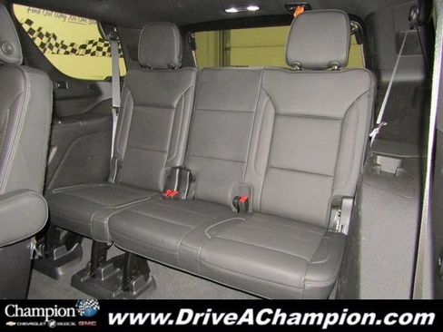 Used 2022 GMC Yukon Denali AWD/4WD image 23
