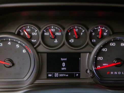 Used 2022 Chevrolet Silverado 1500 Custom image 17