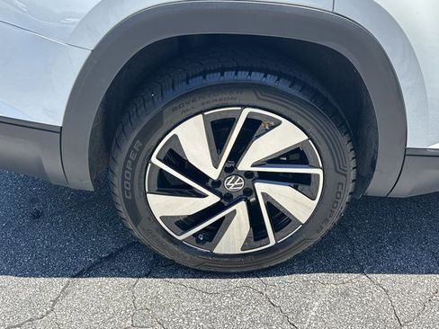 Used 2024 Volkswagen Atlas SE FWD image 21