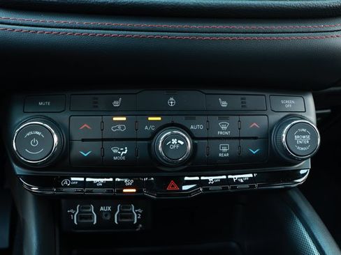 Certified 2025 Dodge Durango GT RWD image 19
