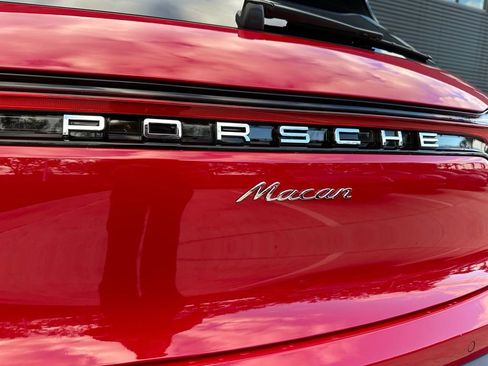 Used 2026 Porsche Macan AWD/4WD image 14
