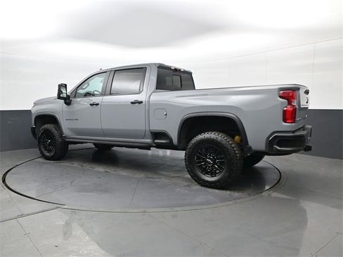 Used 2024 Chevrolet Silverado 2500 ZR2 w/ Technology Package image 7