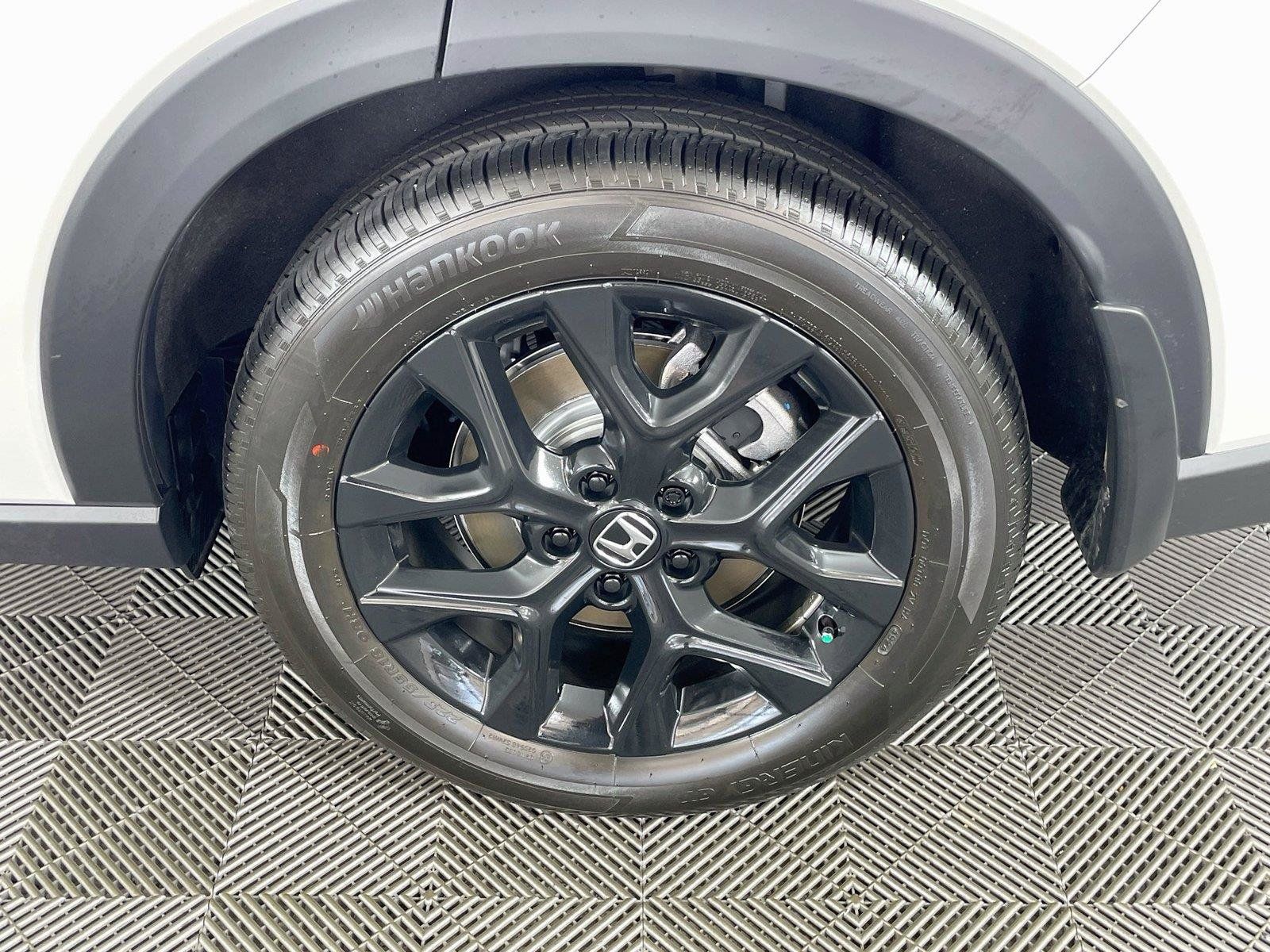 Certified 2025 Honda HR-V Sport image 34