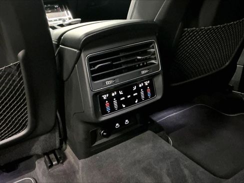 Used 2023 Audi Q8 Prestige w/ Prestige Package image 33