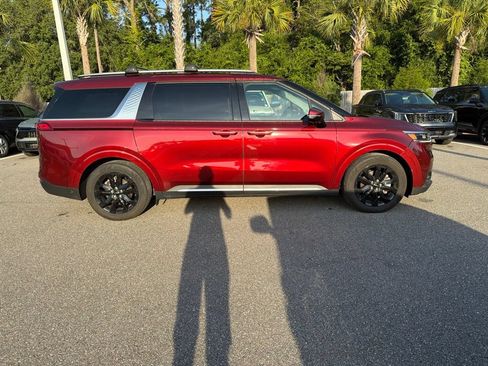 Certified 2024 Kia Carnival SX Prestige FWD image 3