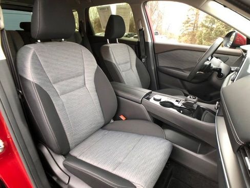 Used 2023 Nissan Rogue SV image 24