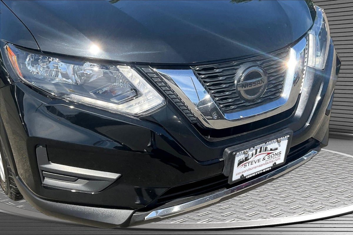 Used 2020 Nissan Rogue S FWD image 31