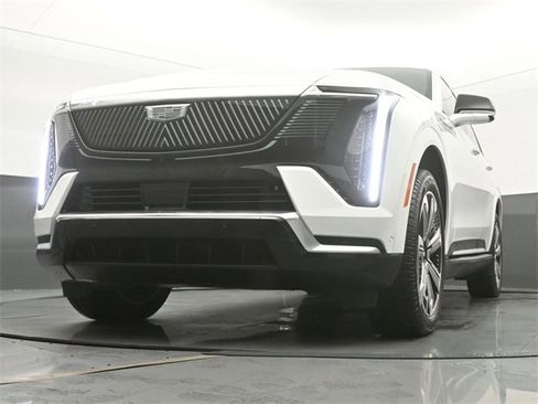 New 2025 Cadillac Escalade IQ Luxury 2 image 48