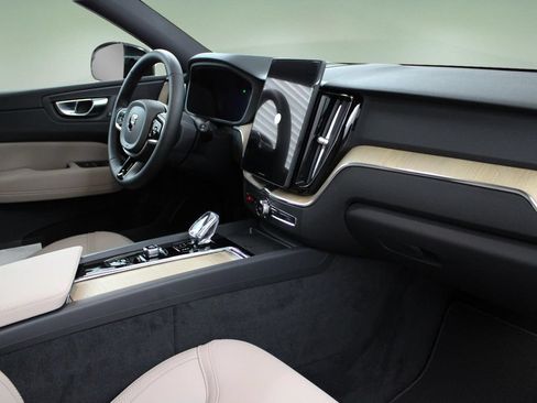 New 2026 Volvo XC60 B5 Core AWD/4WD image 22