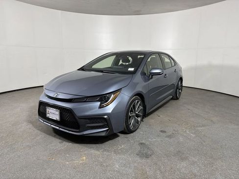 Used 2021 Toyota Corolla SE w/ SE Premium Package image 2