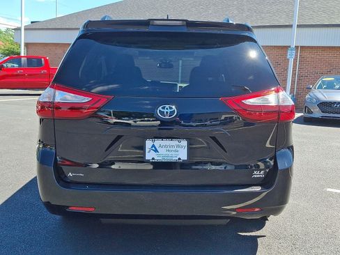 Used 2019 Toyota Sienna XLE AWD/4WD image 5
