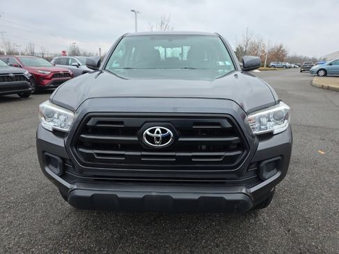 Certified 2016 Toyota Tacoma SR image 4