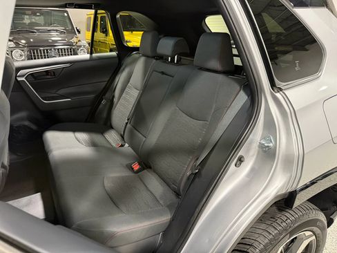 Used 2021 Toyota RAV4 SE image 62