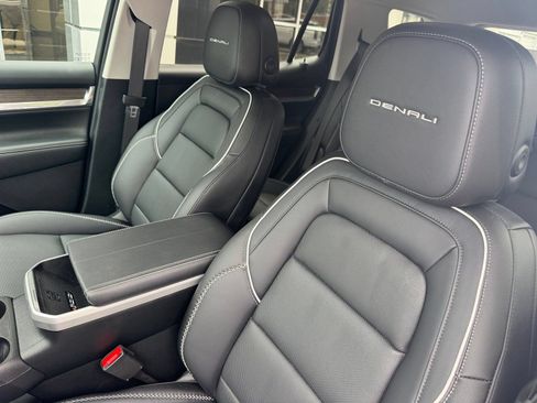 Used 2026 GMC Terrain Denali AWD/4WD image 24