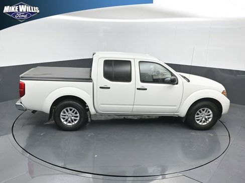 Used 2018 Nissan Frontier SV image 16