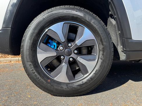 Used 2022 Jeep Grand Cherokee Limited 4xe image 64