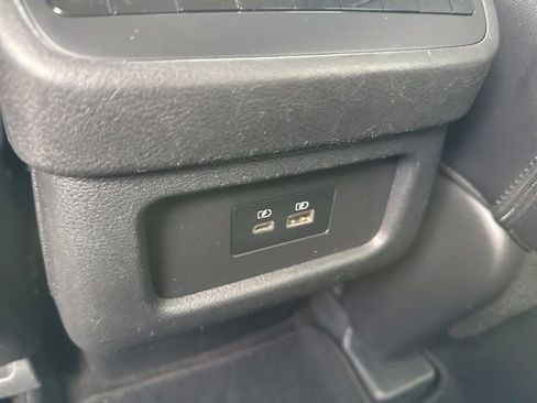 Used 2023 Nissan Pathfinder SL AWD/4WD image 19