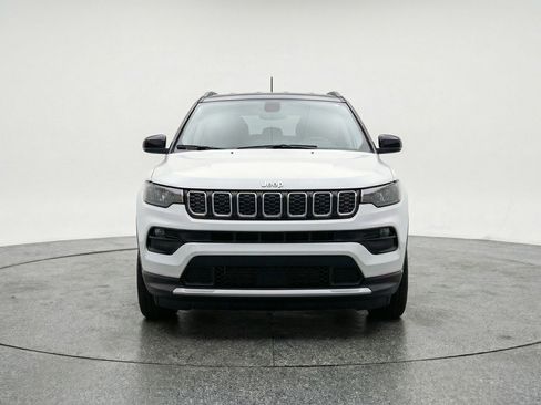 Used 2025 Jeep Compass Limited AWD/4WD image 2