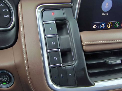 Used 2021 Chevrolet Suburban High Country image 22