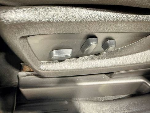 Used 2018 Chevrolet Silverado 1500 LT w/ All Star Edition image 28