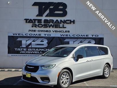 Used 2024 Chrysler Pacifica Touring-L