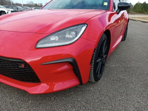 Used 2023 Toyota GR86 Premium image 9