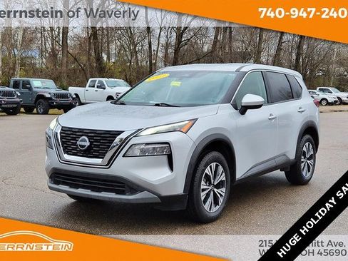 Used 2023 Nissan Rogue SV image 3