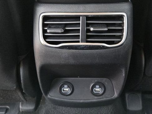 Used 2023 Hyundai Santa Fe SEL w/ Premium Package image 32