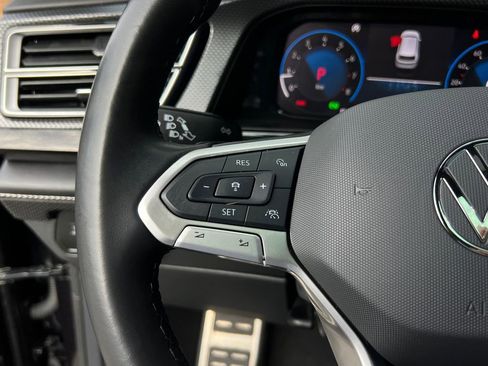 Certified 2024 Volkswagen Atlas Cross Sport SEL R-Line image 33