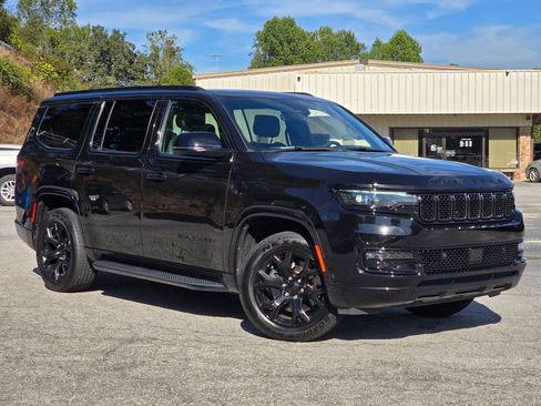 Used 2023 Jeep Wagoneer Series II image 15