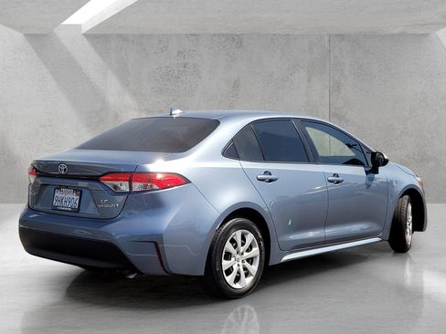 Used 2023 Toyota Corolla LE FWD image 5